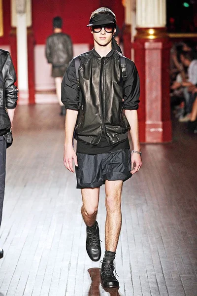 Look 34